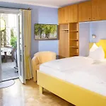 Haus Burgund شقة *