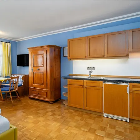 Haus Burgund 아파트 미르스부르크